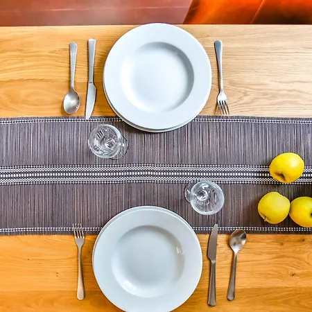 Ghat Montroig アパート