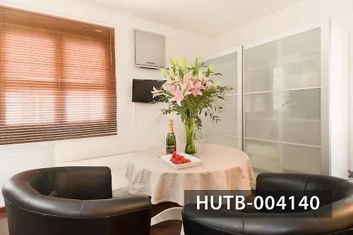 Ghat Montroig Apartman Sitges